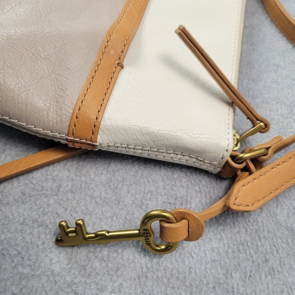 Fossil Fiona Gray White Cowhide Leather Small East West Crossbody Bag - Picture 3 of 15